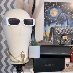 ✨SOLD✨Balenciaga Sunglasses 🕶️ WHITE 🤍